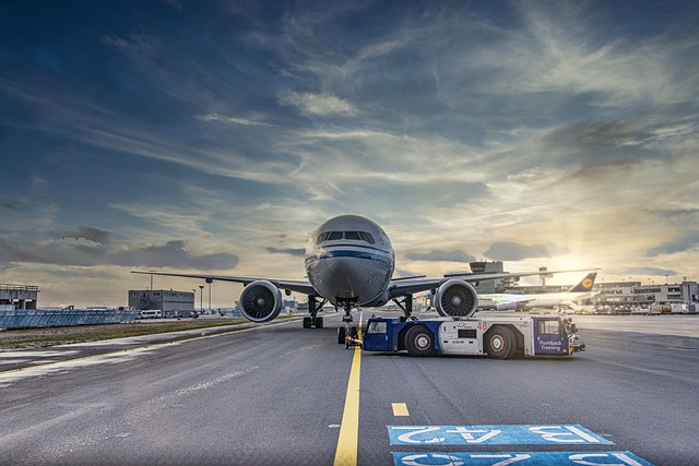 Jak skutecznie zarządzać przesyłkami lotniczymi: poradnik dla małych i średnich przedsiębiorstw