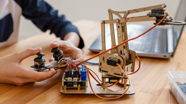 Poradnik dla początkujących: Jak wybrać odpowiednie komponenty do budowy swojego pierwszego robota