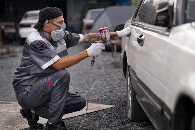Jak skutecznie chronić elementy gumowe i plastikowe samochodu przed gryzoniami za pomocą sprayu odstraszającego?